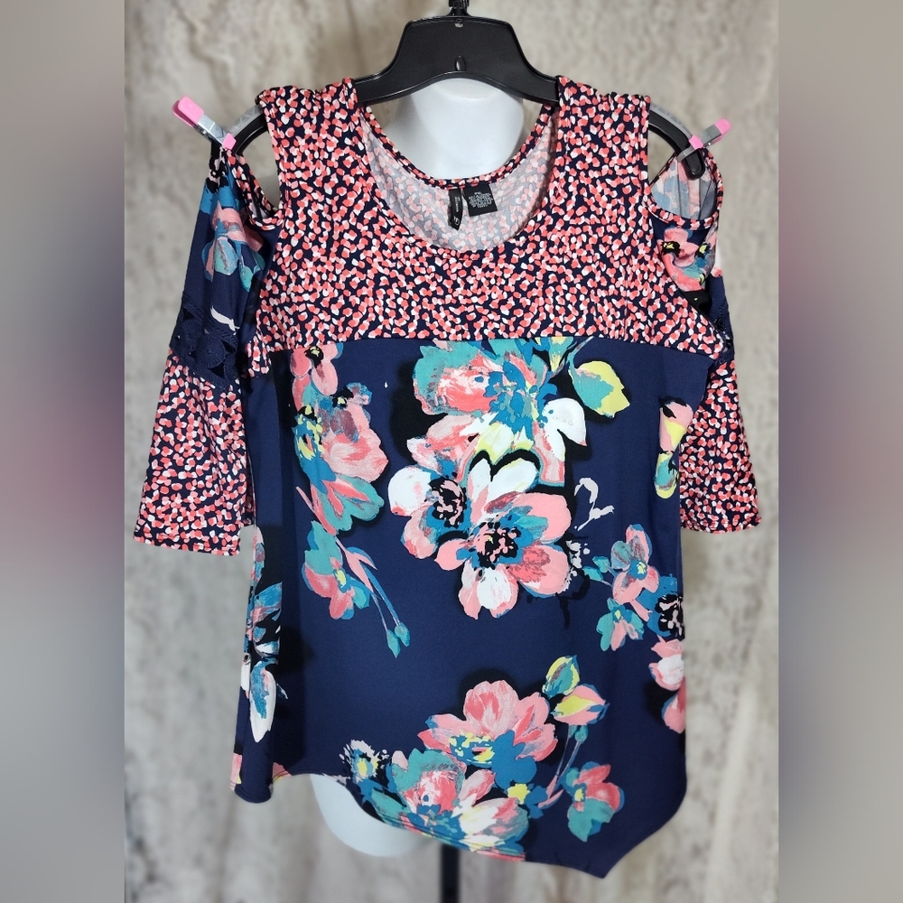 New Directions Navy Floral Cold Shoulder Blouse Nwot